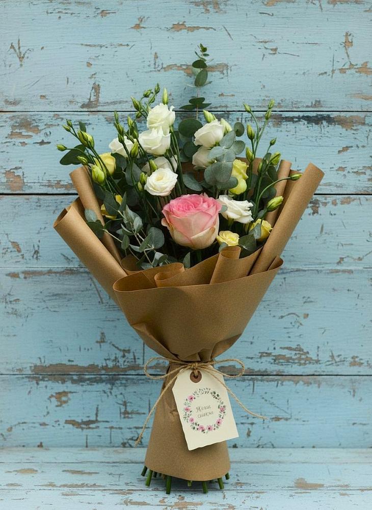 Букет цветов из: Розы и Лизиантусы в Ермаковском