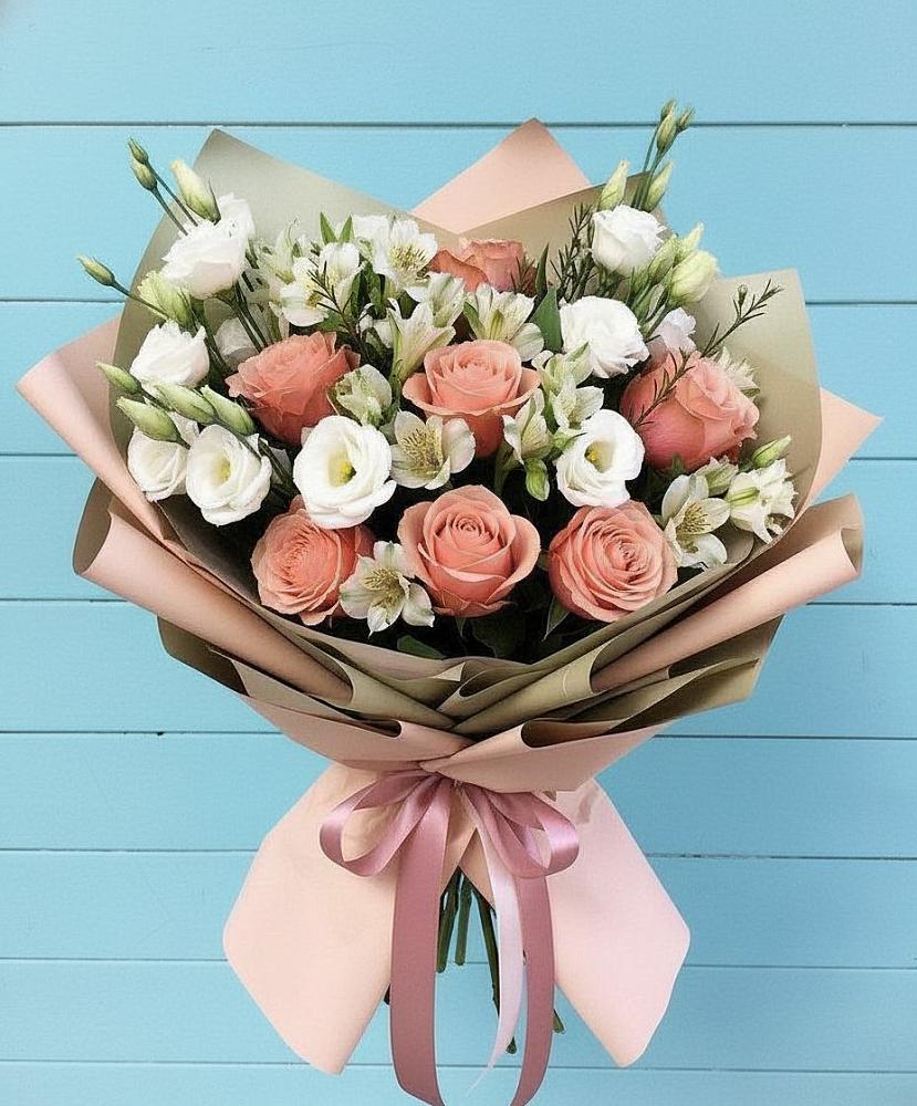 Букет цветов из: Розы, Альстромерии и Лизиантусы в Ермаковском