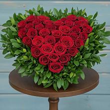 Цветочная композиция из Розы в виде сердца в Ермаковском