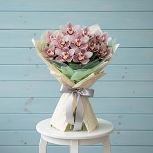 Букет цветов из:  Орхидеи и Розы #REPLACE_PRED# Ермаковском