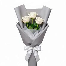 Букет 3 белые розы в Ермаковском