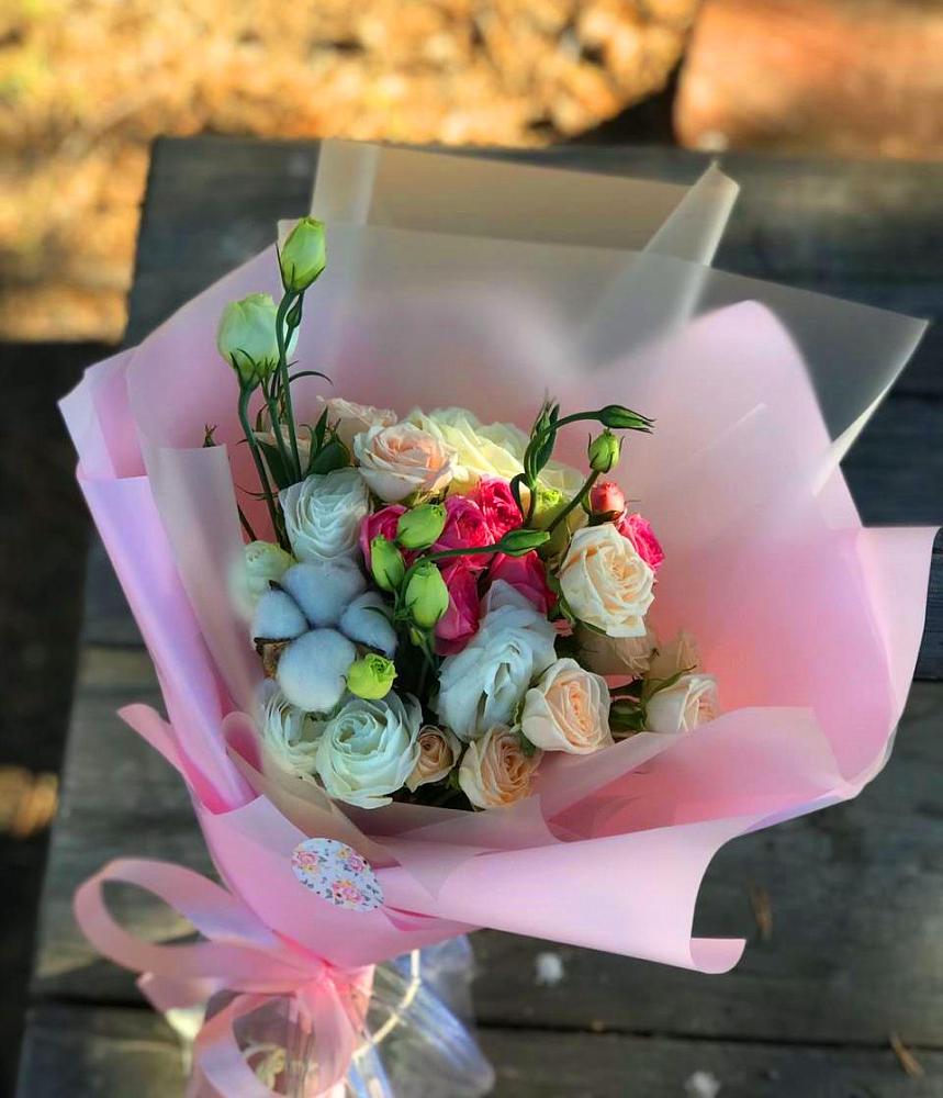 Букет цветов из: Розы и Лизиантусы в Ермаковском