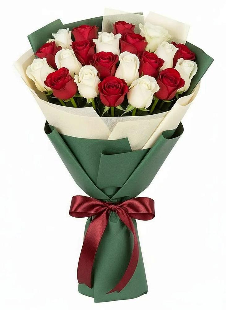 Букет Микс из красных и белых роз в Ермаковском