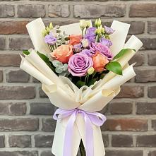 Букет цветов из:  Лизиантусы и Розы в Ермаковском