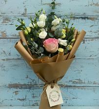 Букет цветов из:  Розы и Лизиантусы в Ермаковском