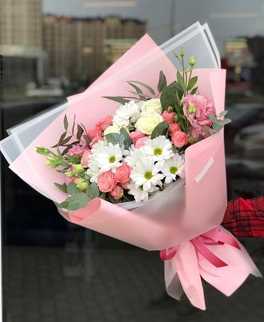 Букет цветов из: Розы, Лизиантусы и Хризантемы в Ермаковском
