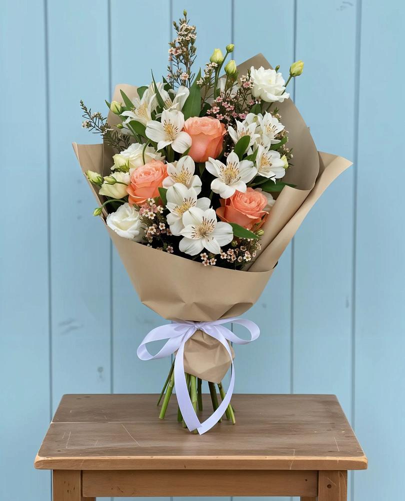 Букет цветов из: Альстромерии, Лизиантусы, Розы и Хризантемы в Ермаковском