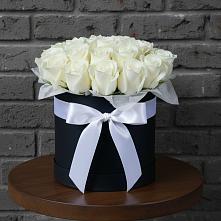 Цветочная композиция из Розы в шляпной коробке в Ермаковском